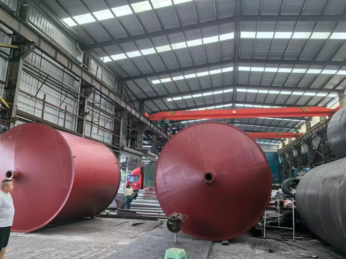 Large steel hopper / cone-bottom tank