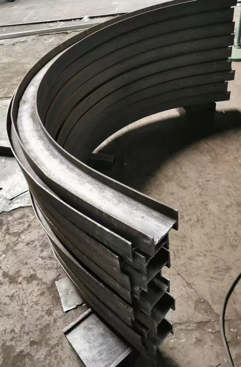 Curved channel / rolled profile